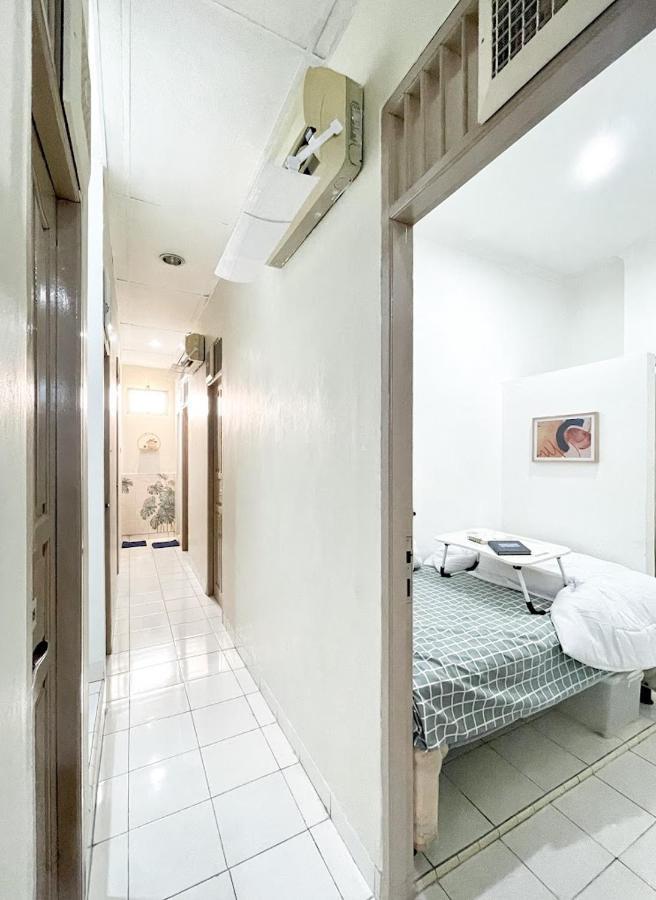 הוסטל ג'קרטה Kos Awany Coliving מראה חיצוני תמונה