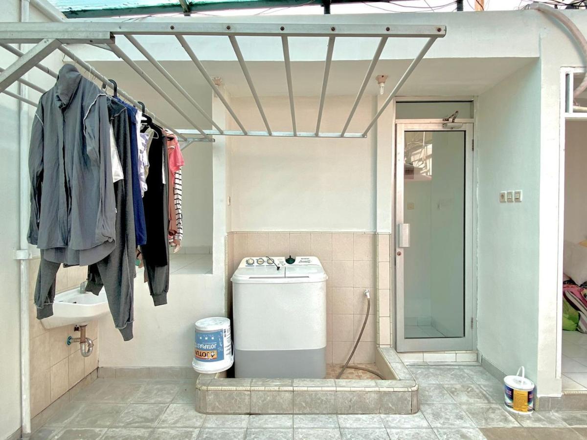 הוסטל ג'קרטה Kos Awany Coliving מראה חיצוני תמונה