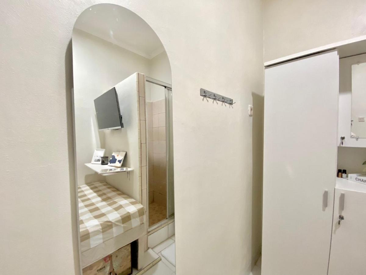 הוסטל ג'קרטה Kos Awany Coliving מראה חיצוני תמונה