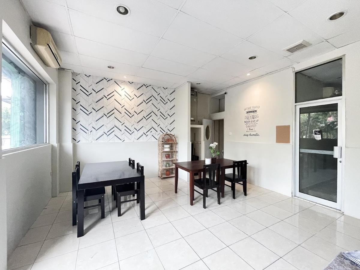 הוסטל ג'קרטה Kos Awany Coliving מראה חיצוני תמונה